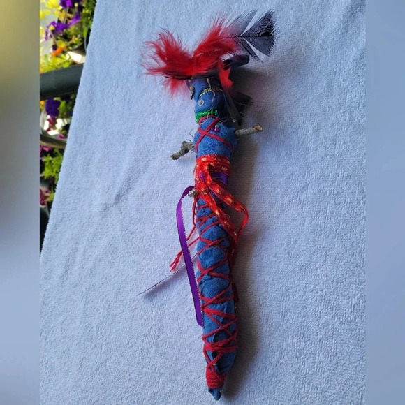 Homemade Doll with red feathers and googly eyes - Picture 4 of 10